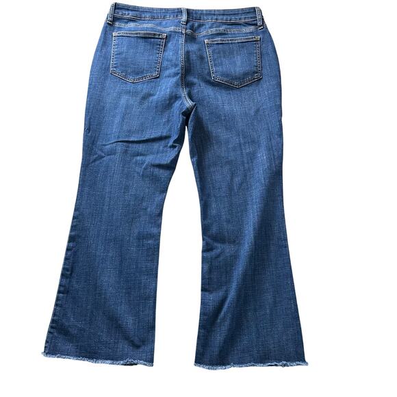 Chicos So Slimming Girlfriend Kick Flare Jeans Womens Size 12 Blue Denim Cropped - Picture 2 of 7